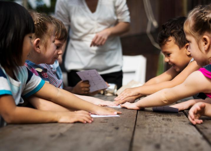 Image for Guiando a los niños en edad escolar