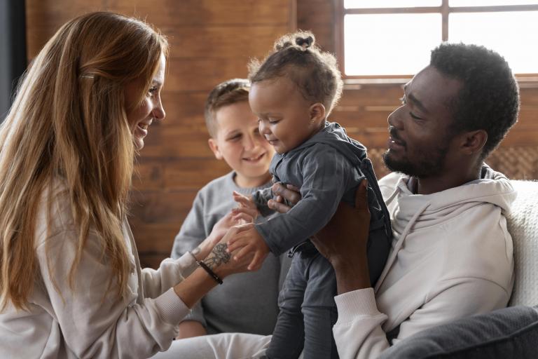 Image for Conexiones Familiares: Creando Relaciones Inclusivas